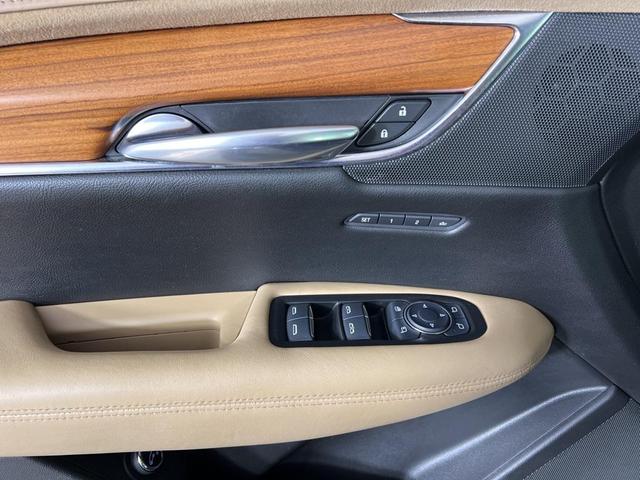 Photo of 2017 Dark Adriatic Blue Metallic Cadillac XT5