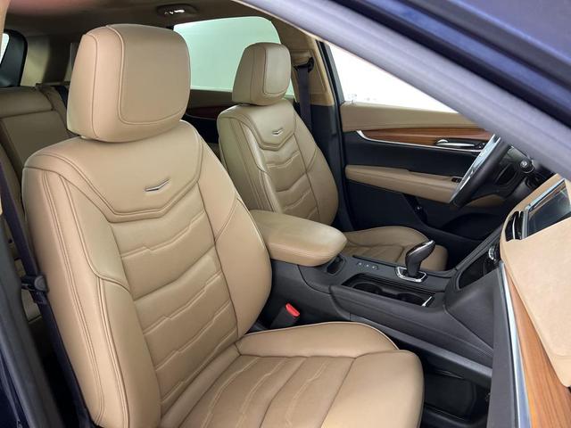 Photo of 2017 Dark Adriatic Blue Metallic Cadillac XT5