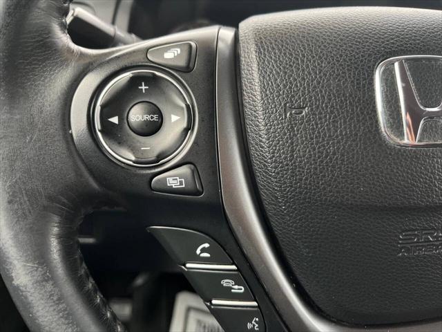Photo of 2017 Blue Honda Pilot