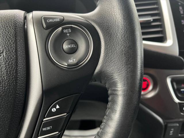 Photo of 2017 Blue Honda Pilot