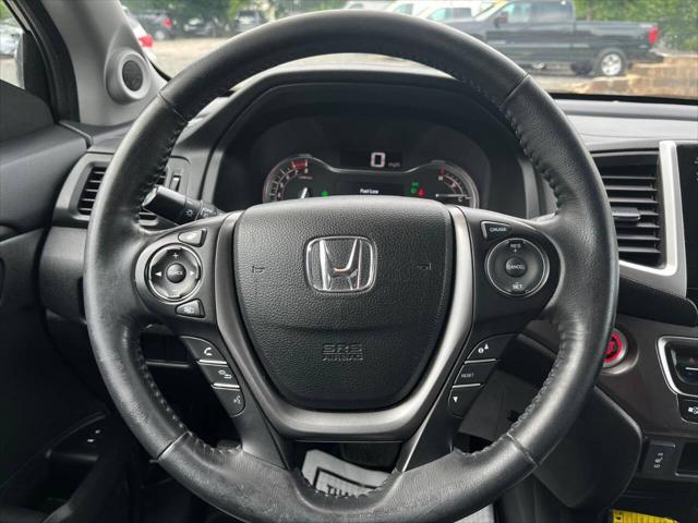Photo of 2017 Blue Honda Pilot