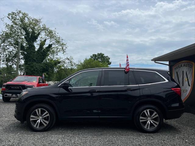 Photo of 2017 Blue Honda Pilot