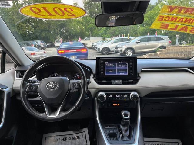 Photo of 2019 Silver Sky Metallic Toyota RAV4