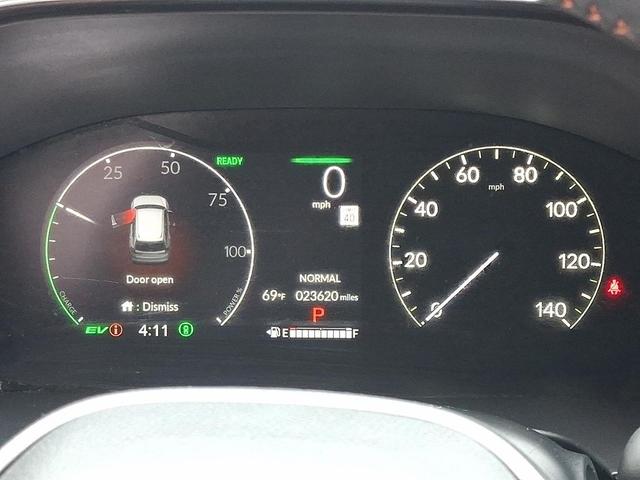 Photo of 2024 Platinum White Pearl Honda CR-V Hybrid
