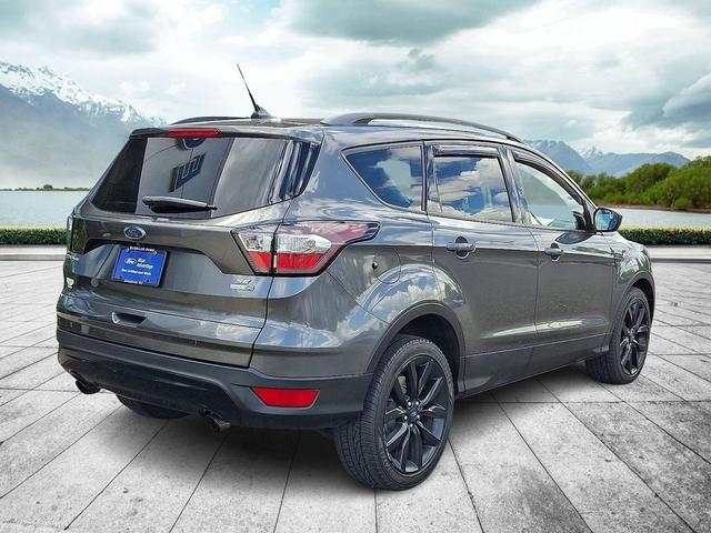 Photo of 2018 Magnetic Metallic Ford Escape