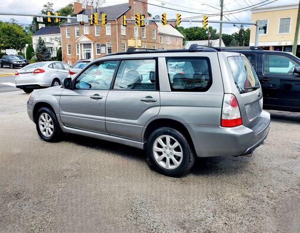 Photo of 2007 Gray Subaru Forester