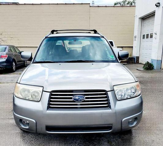 Photo of 2007 Gray Subaru Forester