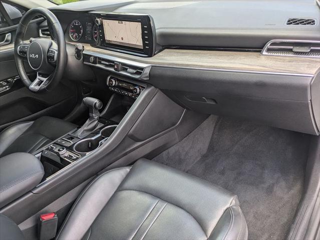 Photo of 2023 Glacial White Pearl Kia K5