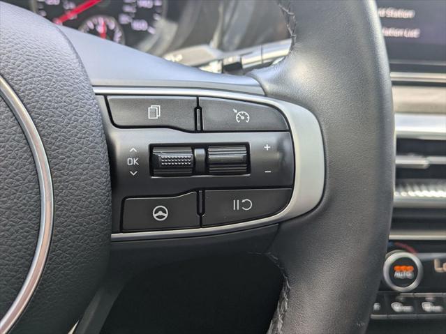 Photo of 2023 Glacial White Pearl Kia K5