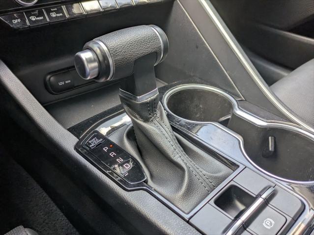 Photo of 2023 Glacial White Pearl Kia K5