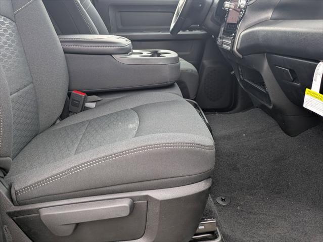 Photo of 2025 Diamond Black Crystal Pearlcoat RAM 2500