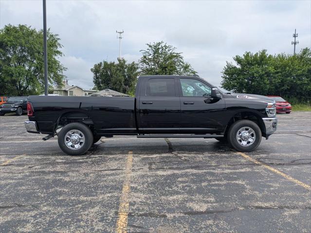Photo of 2025 Diamond Black Crystal Pearlcoat RAM 2500