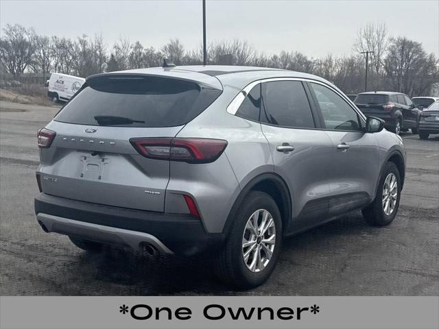 Photo of 2024 ICONIC SILVER METALLIC Ford Escape