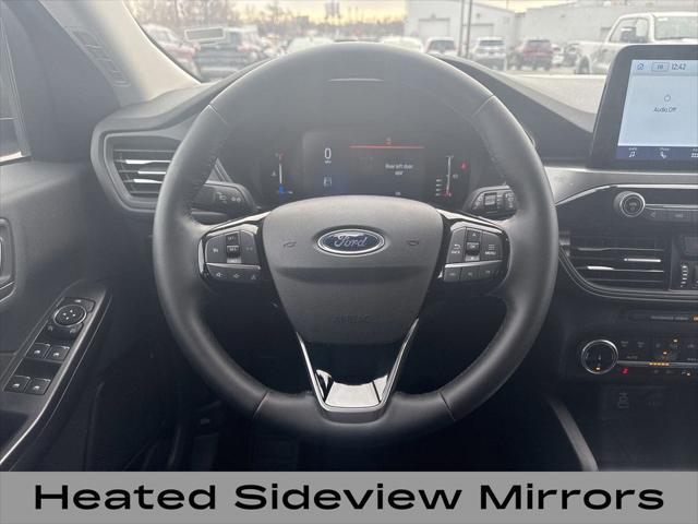 Photo of 2024 ICONIC SILVER METALLIC Ford Escape