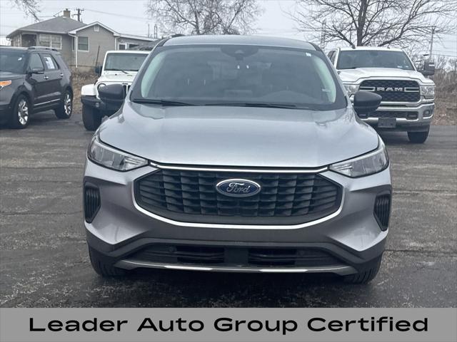 Photo of 2024 ICONIC SILVER METALLIC Ford Escape