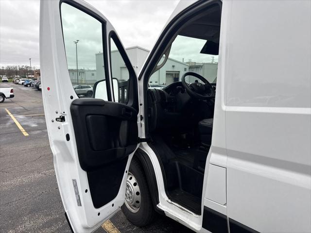 Photo of 2023 Bright White Clearcoat RAM ProMaster 2500