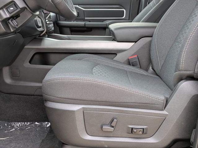 Photo of 2025 Diamond Black Crystal Pearlcoat RAM 2500