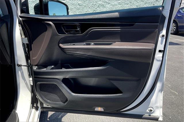 Photo of 2020 White Honda Odyssey