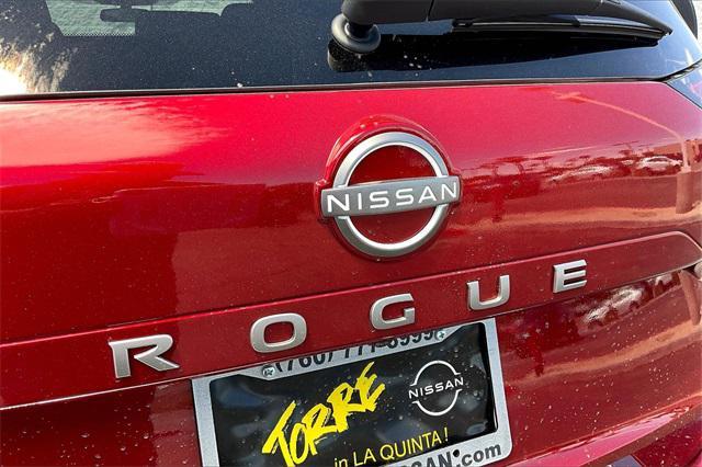 Photo of 2025 Scarlet Nissan Rogue
