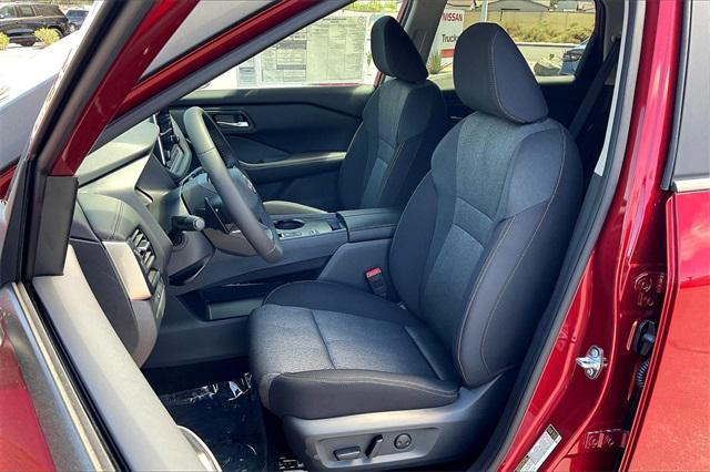 Photo of 2025 Scarlet Nissan Rogue