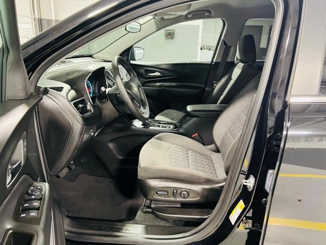 Photo of 2024 Mosaic Black Metallic Chevrolet Equinox