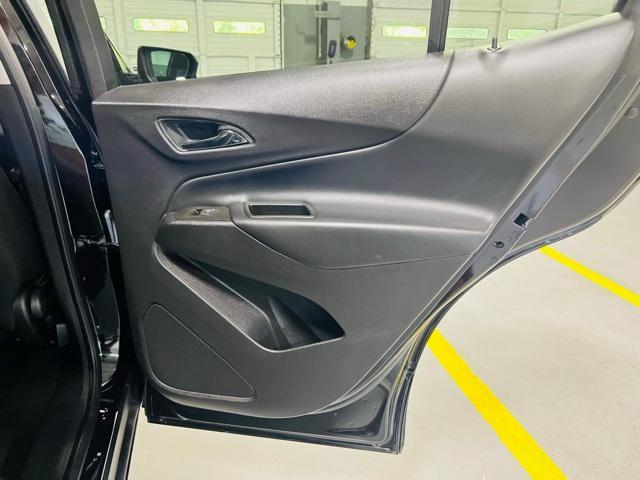 Photo of 2024 Mosaic Black Metallic Chevrolet Equinox