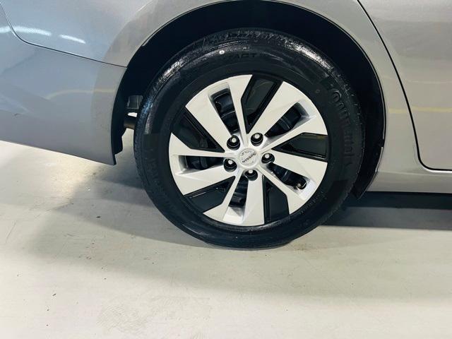 Photo of 2022 Gun Metallic Nissan Altima