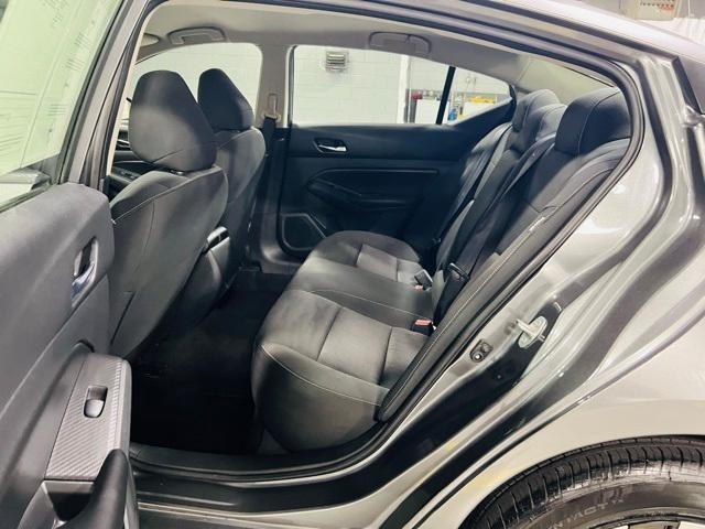 Photo of 2022 Gun Metallic Nissan Altima