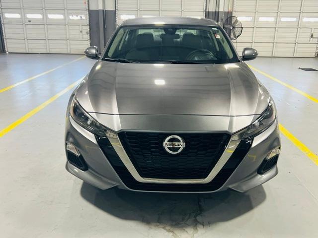 Photo of 2022 Gun Metallic Nissan Altima