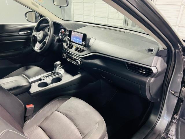 Photo of 2022 Gun Metallic Nissan Altima