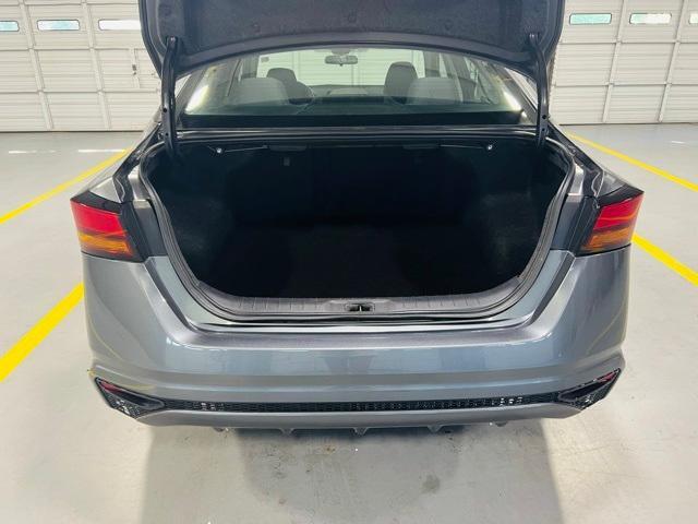 Photo of 2022 Gun Metallic Nissan Altima