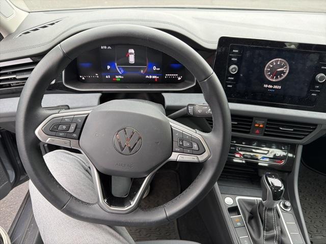 Photo of 2025 Platinum Gray Metallic Volkswagen Jetta