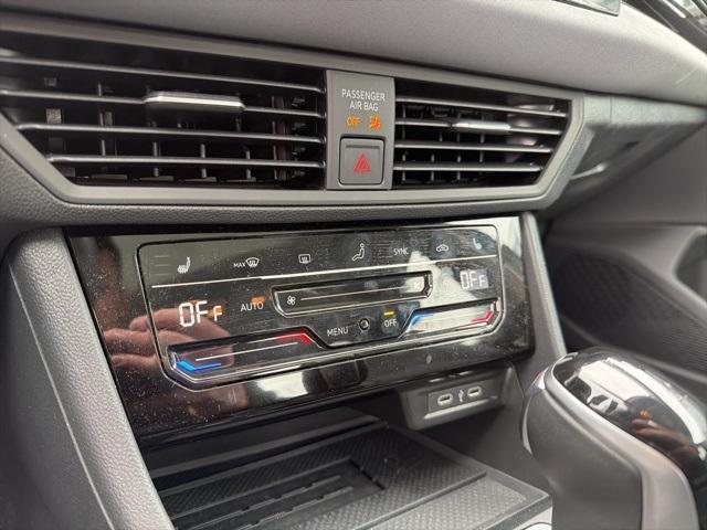 Photo of 2025 Platinum Gray Metallic Volkswagen Jetta