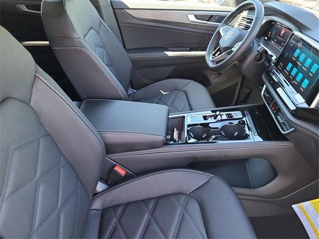 Photo of 2026 Silver Mist Metallic Volkswagen Atlas Cross Sport