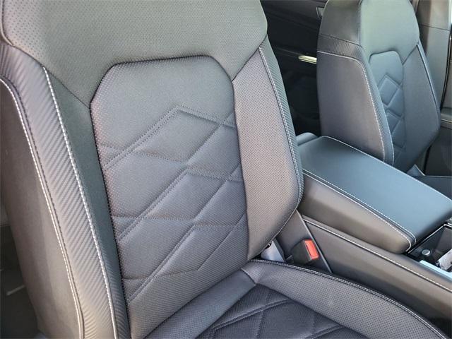 Photo of 2026 Silver Mist Metallic Volkswagen Atlas Cross Sport