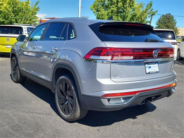 Photo of 2026 Silver Mist Metallic Volkswagen Atlas Cross Sport
