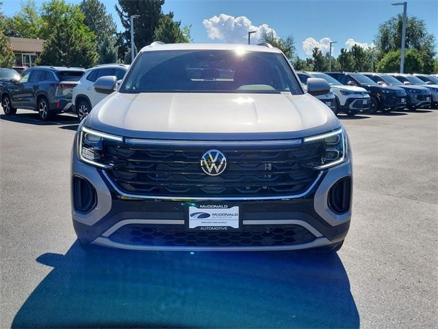 Photo of 2026 Silver Mist Metallic Volkswagen Atlas Cross Sport