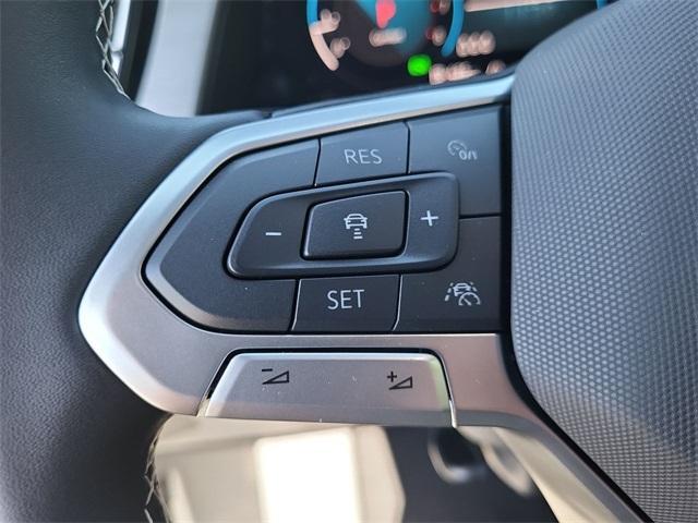 Photo of 2026 Silver Mist Metallic Volkswagen Atlas Cross Sport