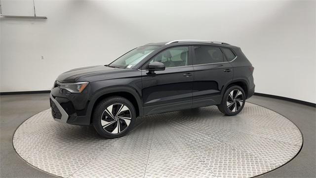 Photo of 2025 Deep Black Pearl Effect Volkswagen Taos