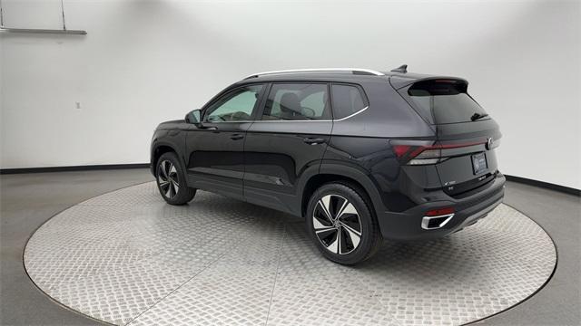 Photo of 2025 Deep Black Pearl Effect Volkswagen Taos