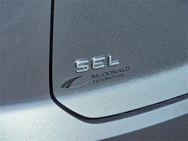 Photo of 2025 Platinum Gray Metallic Volkswagen Atlas Cross Sport