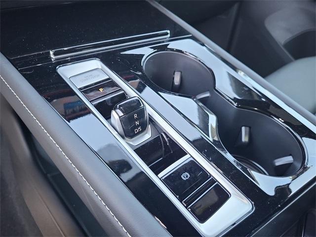 Photo of 2025 Platinum Gray Metallic Volkswagen Atlas Cross Sport