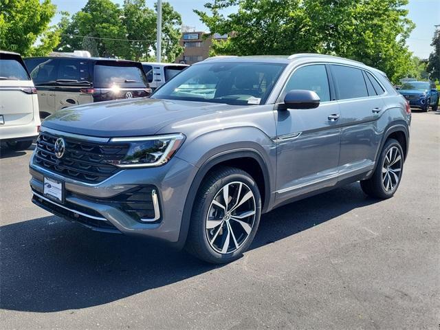 Photo of 2025 Platinum Gray Metallic Volkswagen Atlas Cross Sport