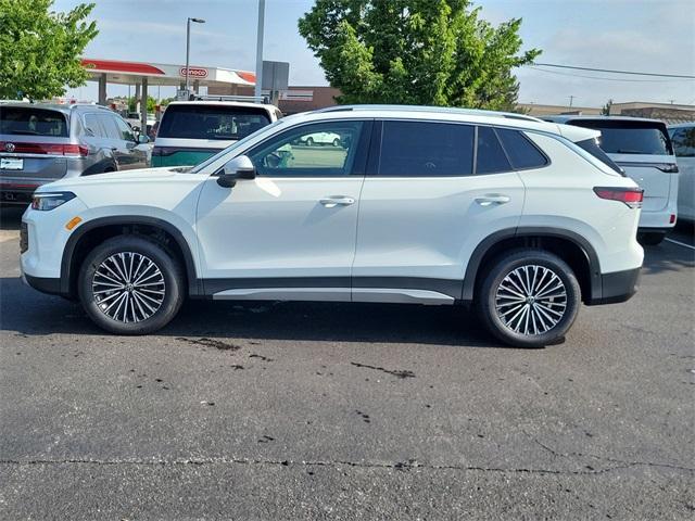 Photo of 2025 Pure White Volkswagen Tiguan