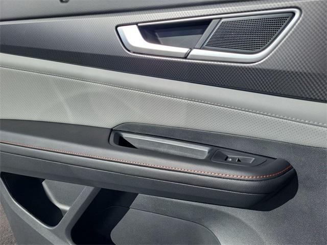 Photo of 2025 Pure White Volkswagen Atlas