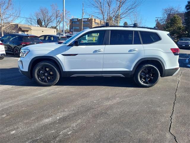Photo of 2025 Pure White Volkswagen Atlas