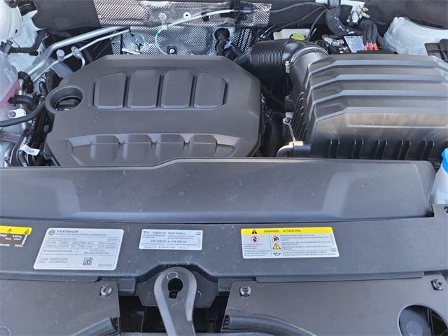 Photo of 2025 Pure White Volkswagen Atlas