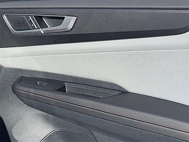 Photo of 2025 Pure White Volkswagen Atlas