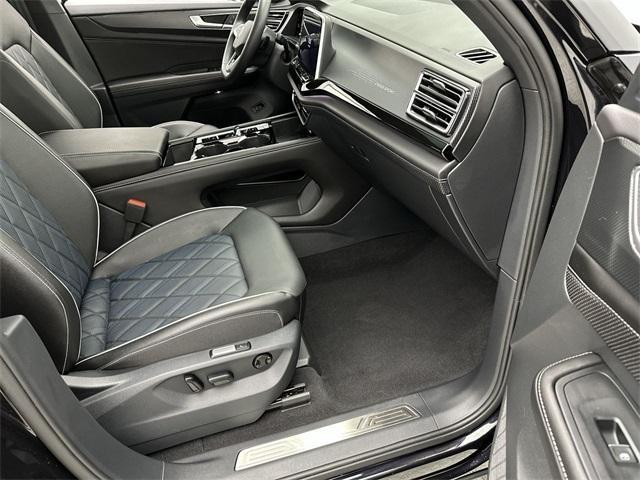 Photo of 2025 Deep Black Pearl Effect Volkswagen Atlas Cross Sport