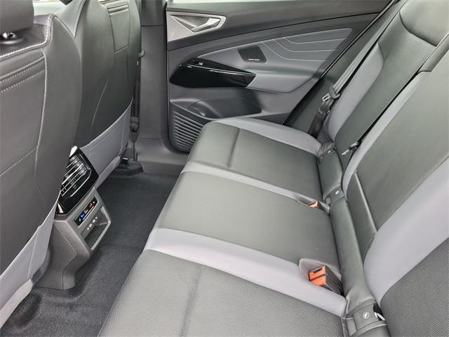 Photo of 2025 Opal White Pearl W / Black Roof Volkswagen ID.4